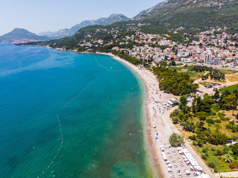 beach-montenegro-horizon