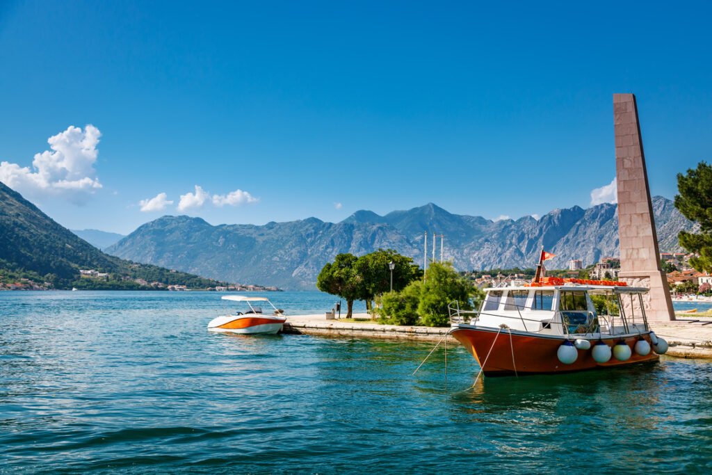 group-boat-trip